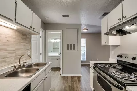 396 E Southwest Pkwy, Lewisville, TX 75067 photo 19