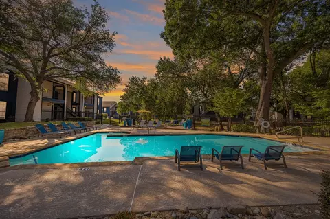 396 E Southwest Pkwy, Lewisville, TX 75067 photo 12