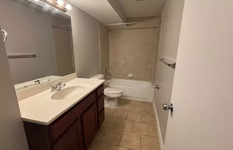 525 Lowell Ave, Cincinnati, OH 45220 photo 2