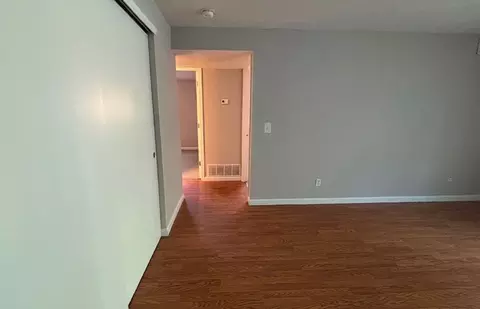 525 Lowell Ave, Cincinnati, OH 45220