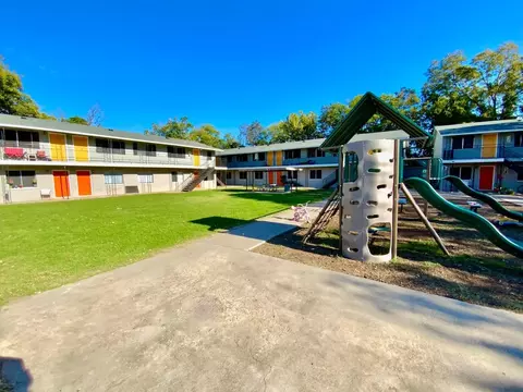 400 Linda Dr, San Marcos, TX 78666