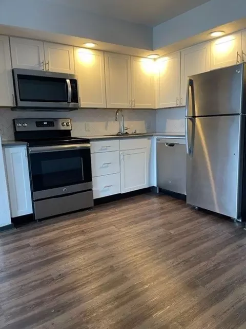 5237 University Way NE, Seattle, WA 98105