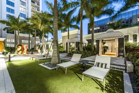 855 Central Ave, Saint Petersburg, FL 33701 photo 7
