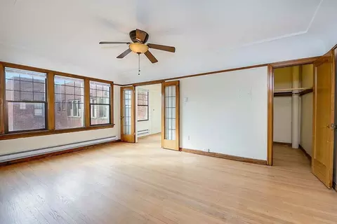 637 3rd Ave W, Seattle, WA 98119