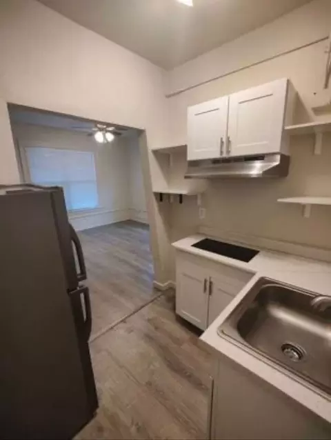 1723 Summit Ave, Seattle, WA 98122