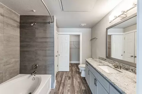 9701 Meyer Forest Dr, Houston, TX 77096 photo 12