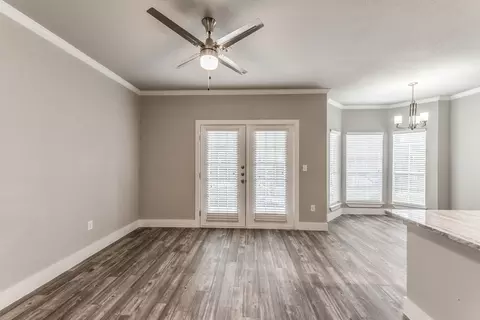 9701 Meyer Forest Dr, Houston, TX 77096 photo 15