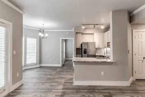 9701 Meyer Forest Dr, Houston, TX 77096 photo 16