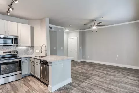 9701 Meyer Forest Dr, Houston, TX 77096 photo 10