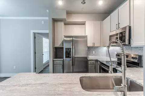 9701 Meyer Forest Dr, Houston, TX 77096 photo 11