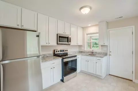 1900 Mimosa St, Fredericksburg, VA 22405