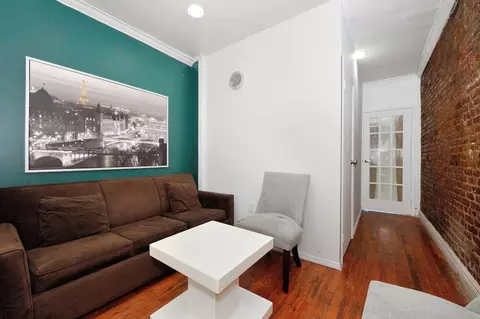 200 E 11th St, New York, NY 10003