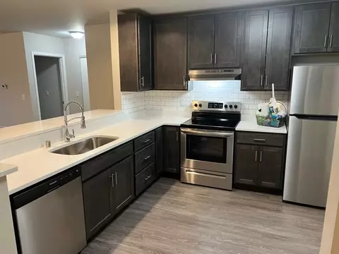 806 Riverwalk Dr, Waukesha, WI 53188