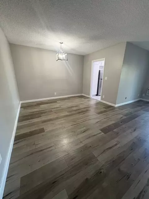 6230 Reseda Blvd, Los Angeles, CA 91335