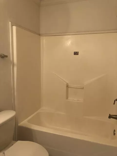 107 Varsity Dr, Huntsville, TX 77340