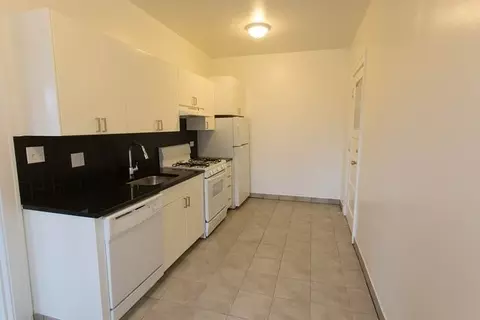 1101 E Hyde Park Blvd, Chicago, IL 60615 photo 2