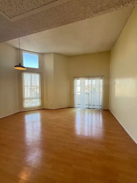 807 N Bunker Hill Ave, Los Angeles, CA 90012