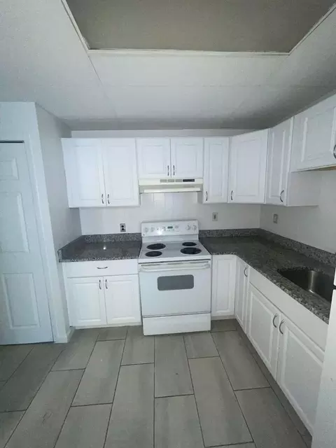 9731 Joseph Campau St, Hamtramck, MI 48212