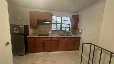 425 Hawthorne St, Houston, TX 77006