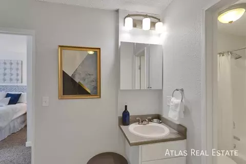 818 S Dexter St, Denver, CO 80246