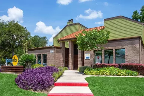 3501 Pin Oak Dr, San Antonio, TX 78229 photo 4