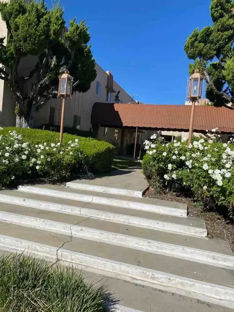 249 Amber Ct, Upland, CA 91786