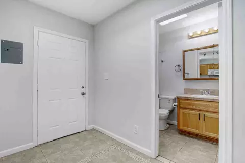 444 W Foothill Blvd, Rialto, CA 92376