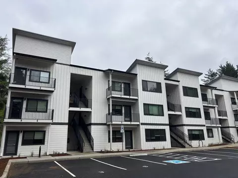 2611 NE West Devils Lake Rd, Lincoln City, OR 97367