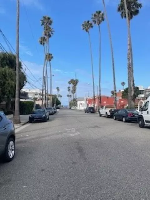 220 Bay St, Santa Monica, CA 90405