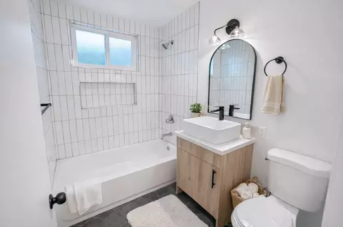 1704 N Sierra Bonita Ave, Pasadena, CA 91104