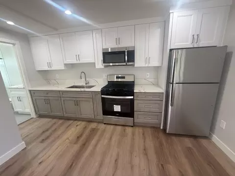 10640 Victory Blvd, North Hollywood, CA 91606