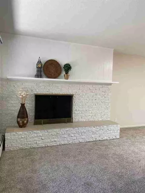 1900 SW Roxbury Ave, Cedar Hills, OR 97225