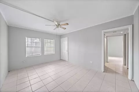 818 3rd Ave N, Texas City, TX 77590
