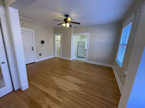 2056 NW Glisan St, Portland, OR 97209