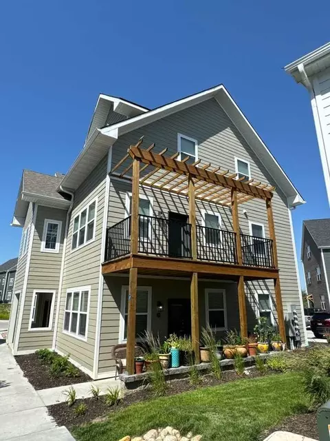 13041 Cornhusker Rd, Omaha, NE 68138