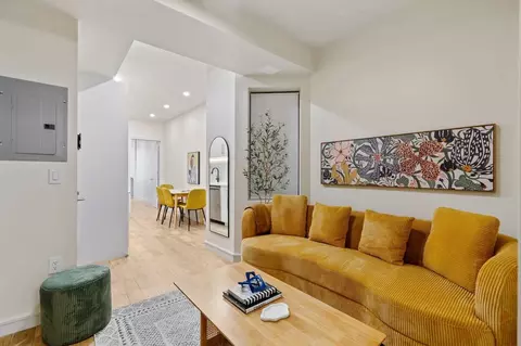 200 E 11th St, New York, NY 10003