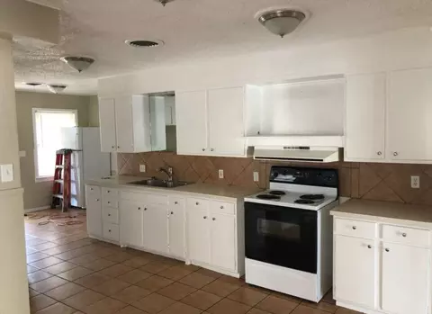 2426 32nd St, Lubbock, TX 79410