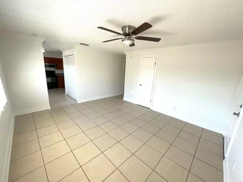910 Alicia Ave, Tampa, FL 33604