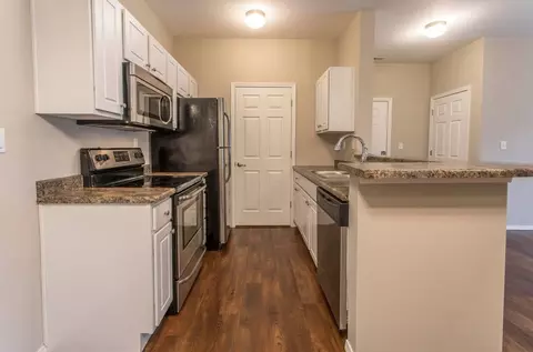 923 W Battlefield St, Springfield, MO 65807