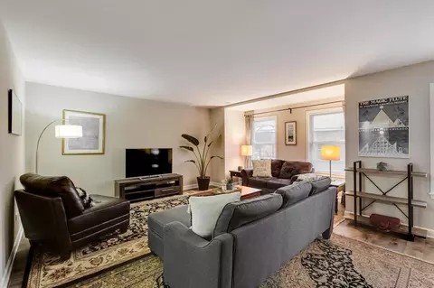 226 S Hoyne Ave, Chicago, IL 60612