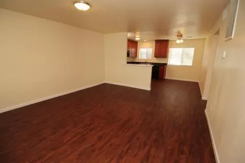 250 W H St, Dixon, CA 95620 photo 2