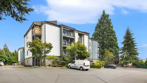 16100 Linden Ave N, Shoreline, WA 98133