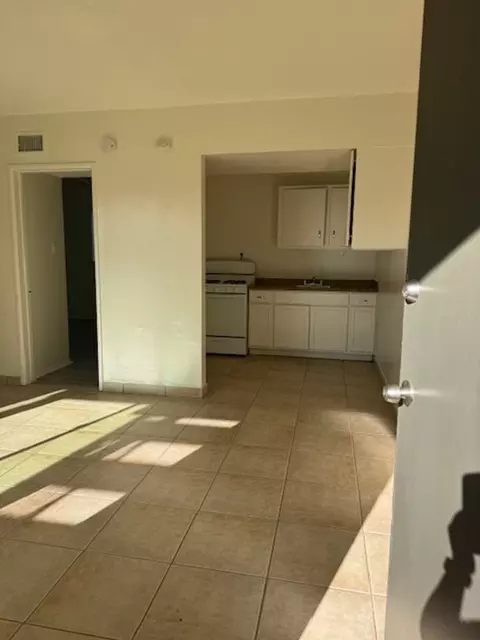 701 W Northgate Ln, Anaheim, CA 92805