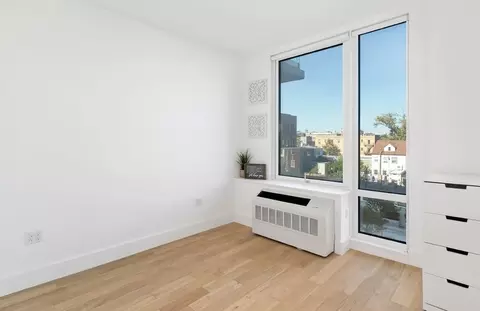 1401 Broadway, New York, NY 11106