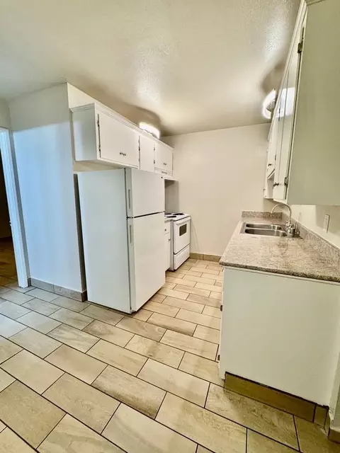 221 Quincy St, Lincoln Village, CA 95207