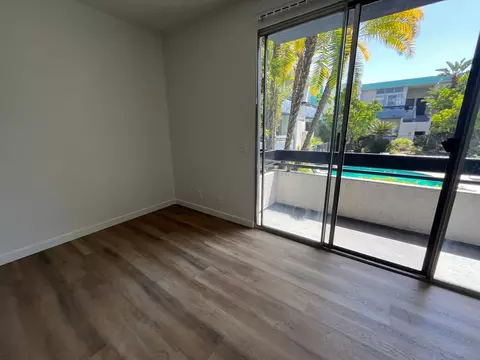 16812 Sherman Way, Los Angeles, CA 91406