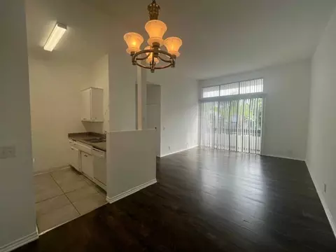 16812 Sherman Way, Los Angeles, CA 91406