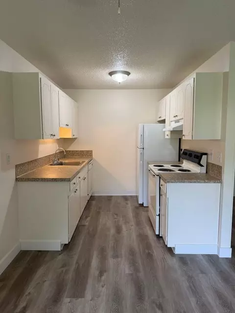4850 SW Laurelwood Ave, Raleigh Hills, OR 97225
