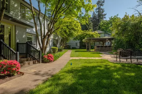295 3rd St, Lake Oswego, OR 97034
