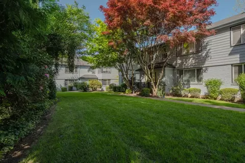 295 3rd St, Lake Oswego, OR 97034